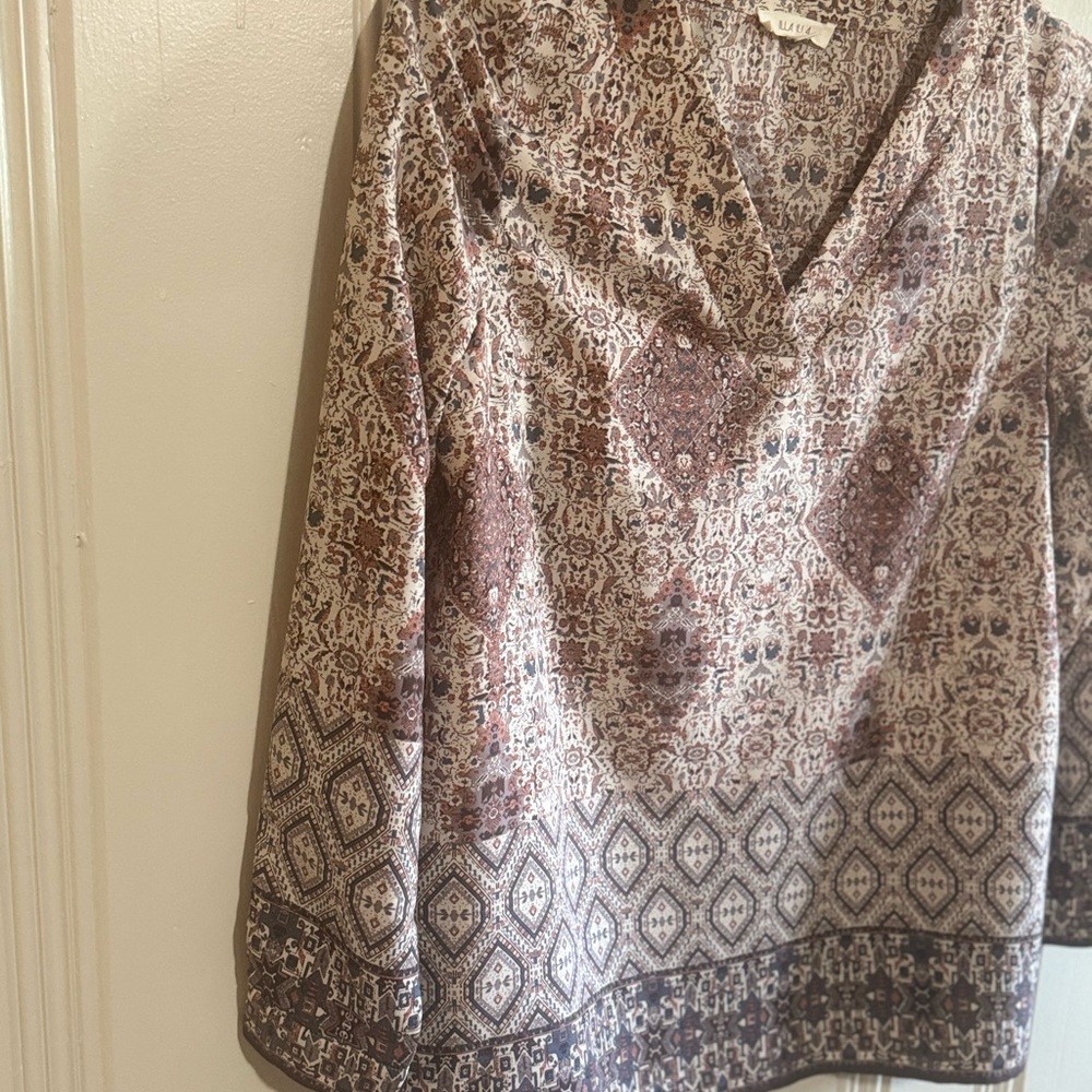 ILLA ILLA Long Sleeve Blouse - Size Medium - Picture 2 of 7